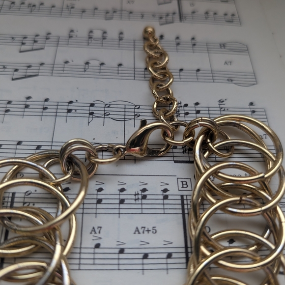 Vintage Elegant Gold Chain Bracelet - Picture 7 of 10